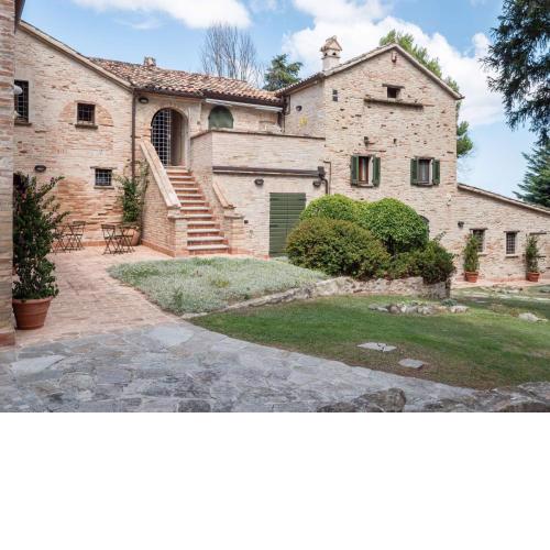 Splendid Holiday Home in Mombaroccio with Private Garden