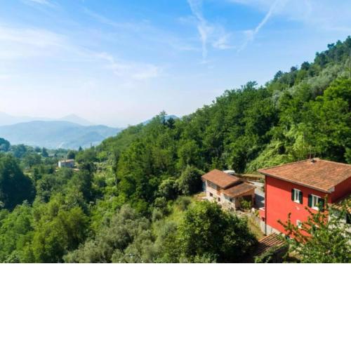 Splendid independent villa surrounded by nature in Marliana-PT
