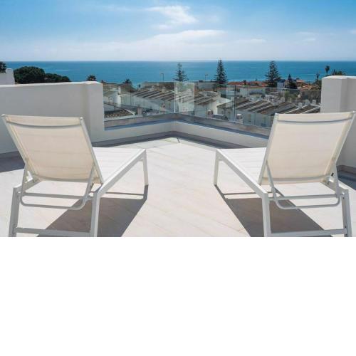 Splendid new Penthouse, top sea views, beach 100m