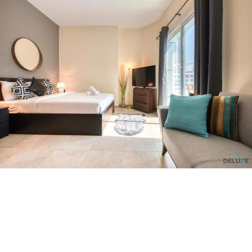 Spotless Studio in Dubai Gate 2 JLT by Deluxe Holiday Homes