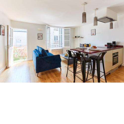 St Germain City Apartment with Balcony - Latin Quarter