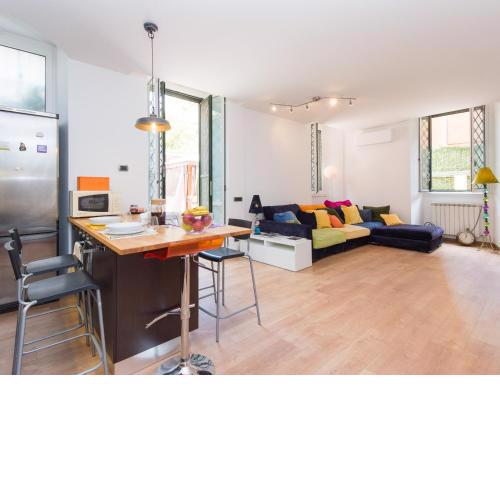 ST. THOMAS APARTMENT