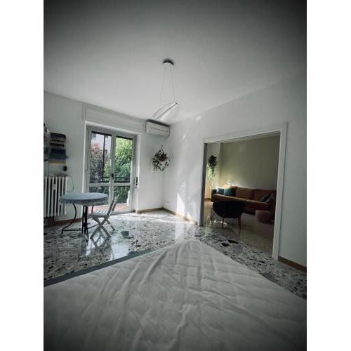 Stanza con bagno privato - Famagosta M2 - Milano