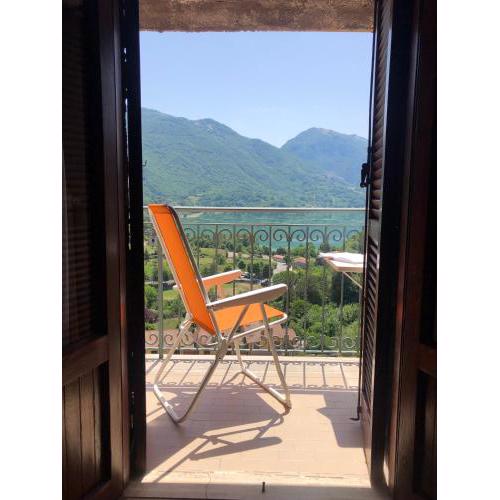 Stanza con terrazzo Vista Lago - Lake View Room with terrace