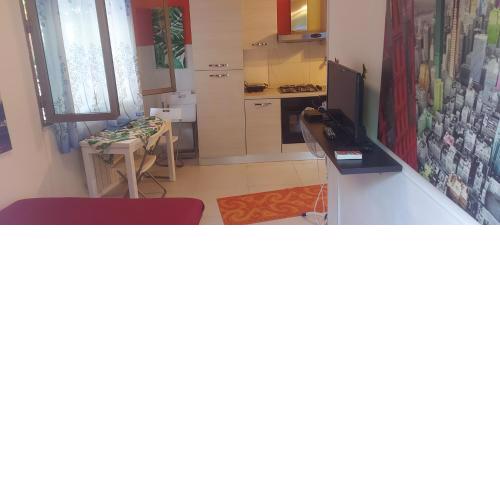 stanza in villa con giardino con box doccia idromassaggio rent a car