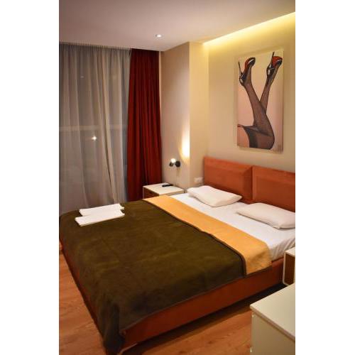 Star Hotel astir