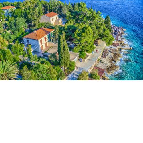Stari Grad Villa Sleeps 6 with Air Con and WiFi