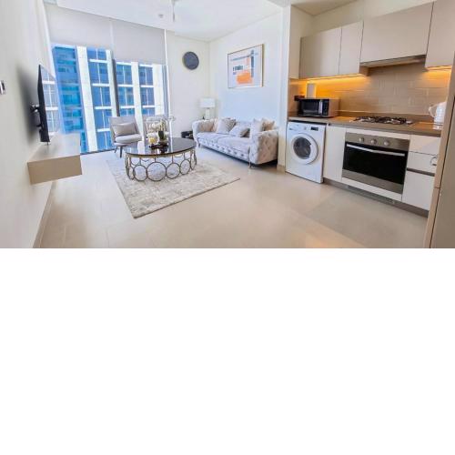 STAY Amazing 1BR Sobha Creek Vistas