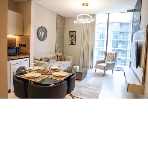 STAY Breathtaking Luxury 1 Bedroom Holiday Home near to Burj Khalifa