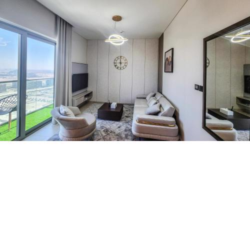 STAY Charismatic 1 BR Holiday Home near Burj Khalifa