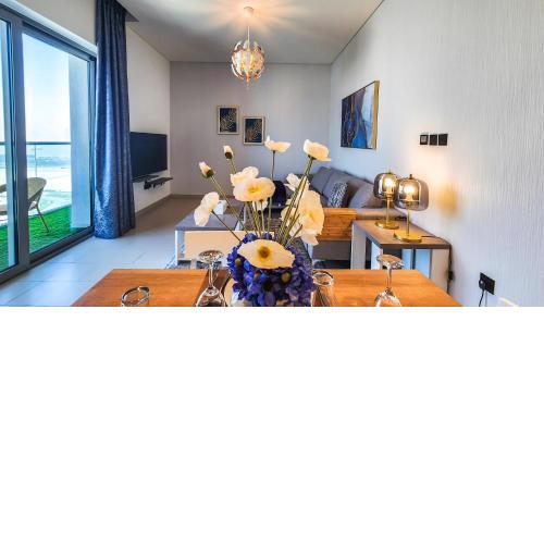 STAY Charming 2BR Holiday Home near Burj Khalifa