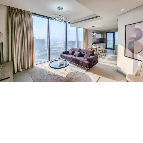 STAY Classy 2BR Holiday Home near Burj Khalifa