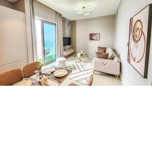STAY Elegant 1BR Holiday Home near Burj Khalifa