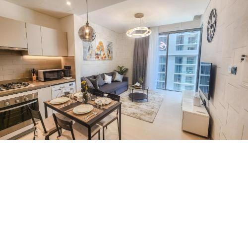 STAY Enamoring 1BR Holiday Home near Burj Khalifa
