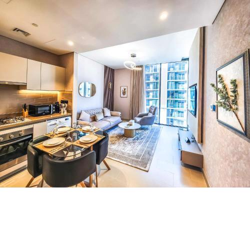 STAY Enthralling 1 BR Holiday Home near Burj Khalifa