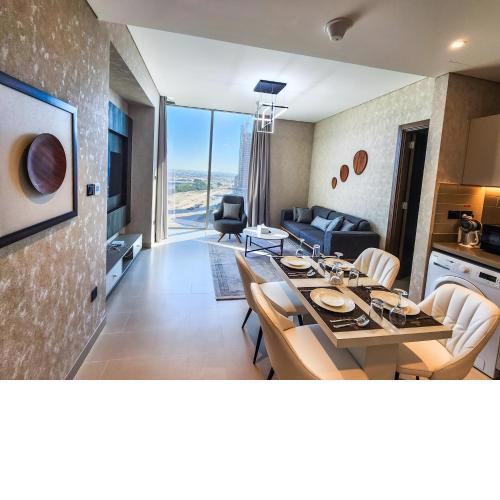 STAY Enticing 2BR Holiday Home near Burj Khalifa