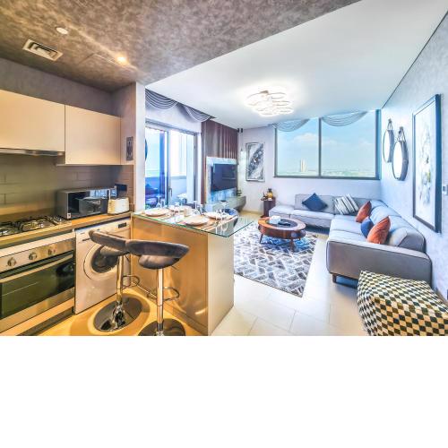 STAY Grandiose 2BR Holiday Home near Burj Khalifa