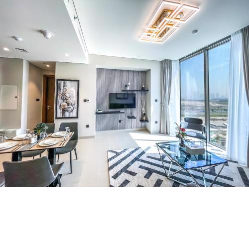 STAY Marvelous 2 BR Holiday Home with Creek Views near Burj Khalifa