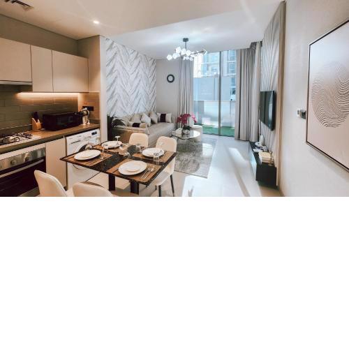 STAY Miraculous 1BR Holiday Home near Burj Khalifa