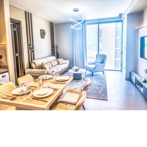STAY Pristine 2 Bedroom Holiday Home near Burj Khalifa