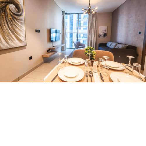 STAY Refreshing 2BR Holiday Home near Burj Khalifa