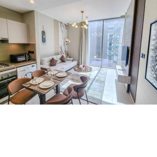 STAY Rhapsodic 1BR Holiday Home near Burj Khalifa