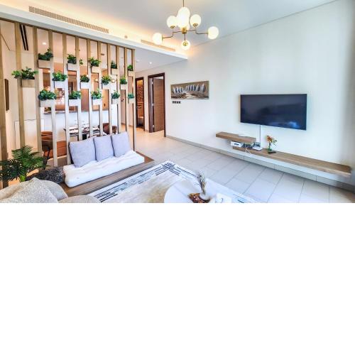 STAY Scenic 1 BR Holiday Home near Burj Khalifa
