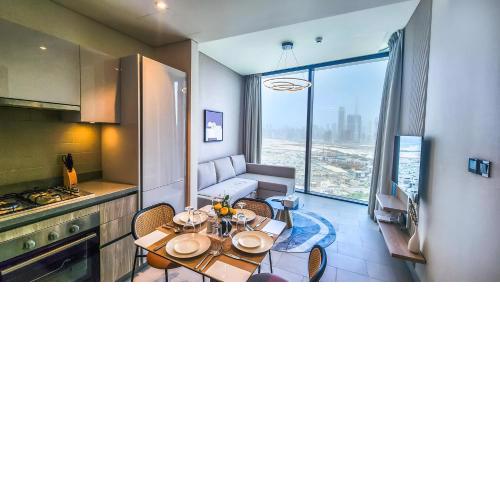 STAY Splenderous 1BR HolidayHome near Burj Khalifa