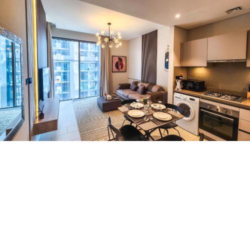 STAY Sublime 1BR Holiday Home near Burj Khalifa