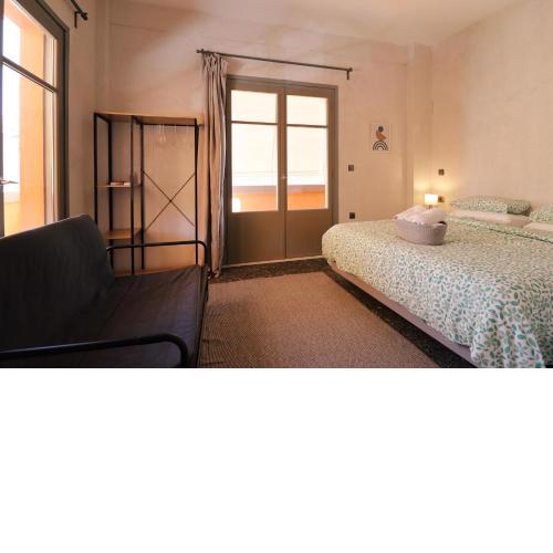 Staying in Athens near Niarchos Center and Rea Maternity