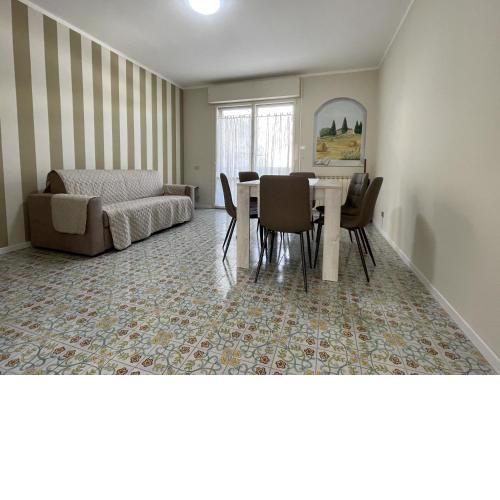 Stefano's Guests House: 2 bedrooms & parking in Viareggio
