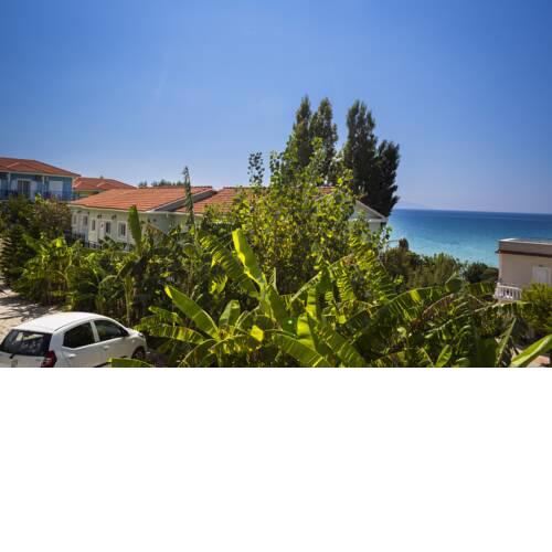 Stefanos Studios.. Above the beach of Lourdas