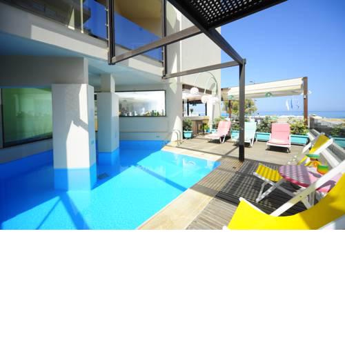 Steris Elegant Beach Hotel & Apartments