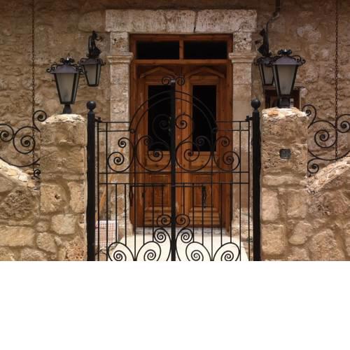Stone hause