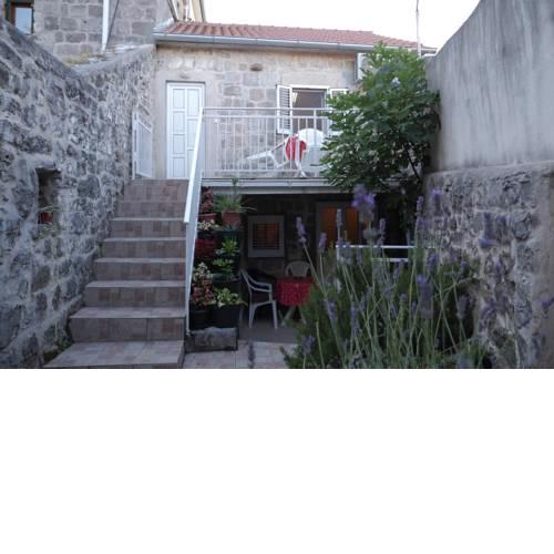 Stone house in Boka
