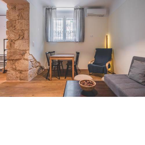 Stone House in the Heart of Athens - LivingStone