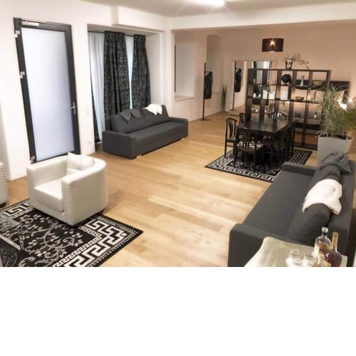Street Living Apartment 21