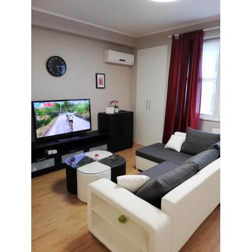 Studio apartman Lea***