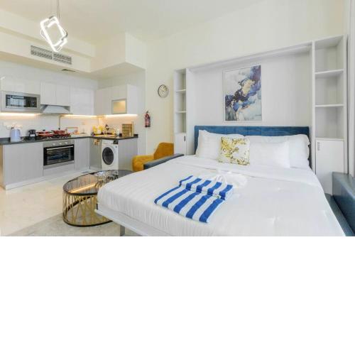 Studio Apartment in Bayz Danube