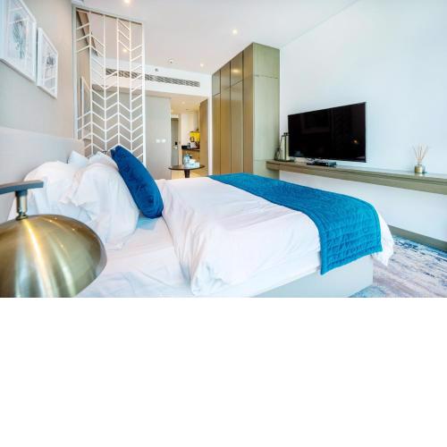 Studio Apartment in DAMAC Prive with Dubai Canal view
