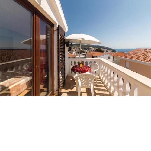 Studio Apartment in Okrug Gornji