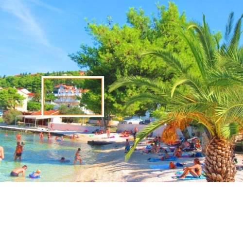 Studio Apartment in Trogir with Sea View, Terrace, Air Conditioning, Wi-Fi (4786-4)