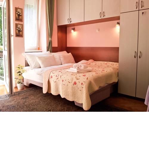 Studio apartment in Zagreb with Balcony, WIFI, Washing machine (3797-1)