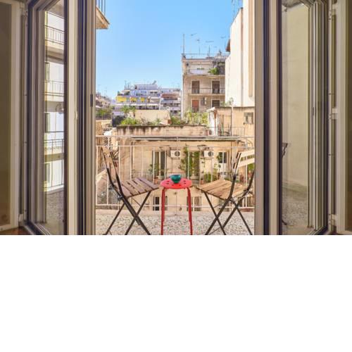 Studio Apartment with Sunny Balcony