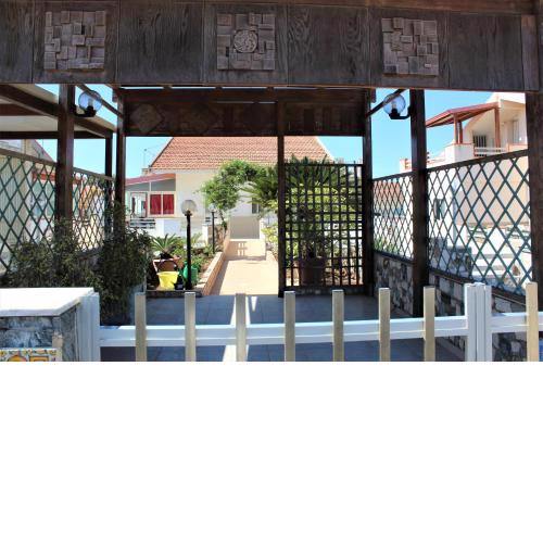 Studio con terrazza in Villetta N 25