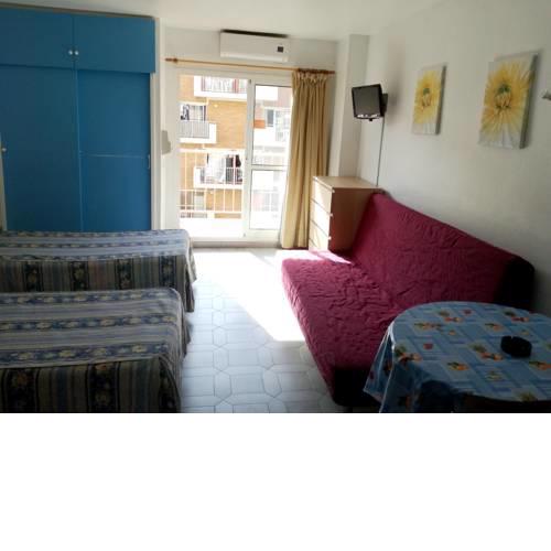 Studio in Benalmadena with wonderful sea view shared pool and furnished balcony 500 m from the beach