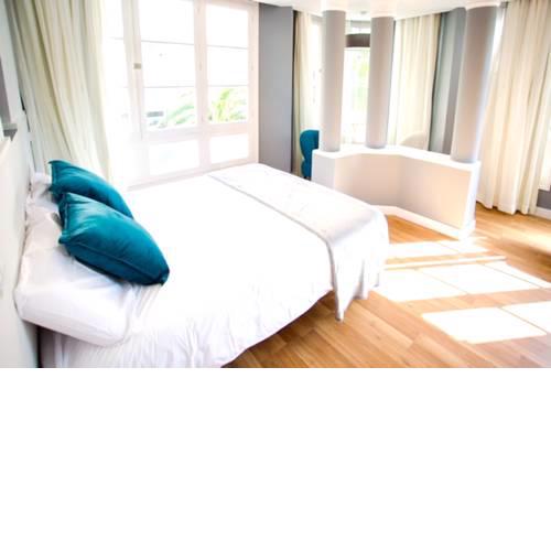 Studio in Las Palmas de Gran Canaria with wonderful city view terrace and WiFi 300 m from the beach