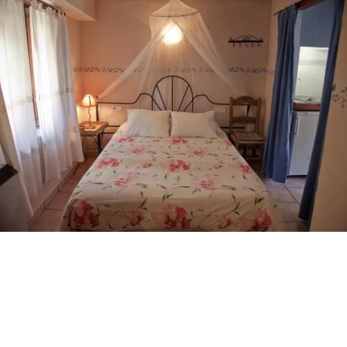 Studio in Robledillo de Gata with balcony and WiFi