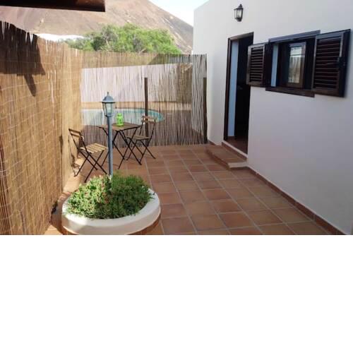 Studio in Tahiche with furnished terrace and WiFi
