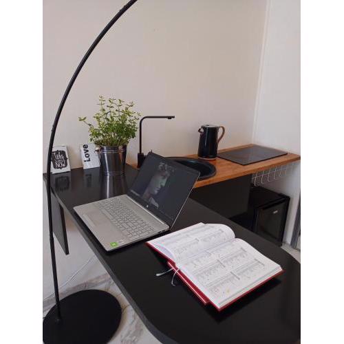 Studio Minimalist